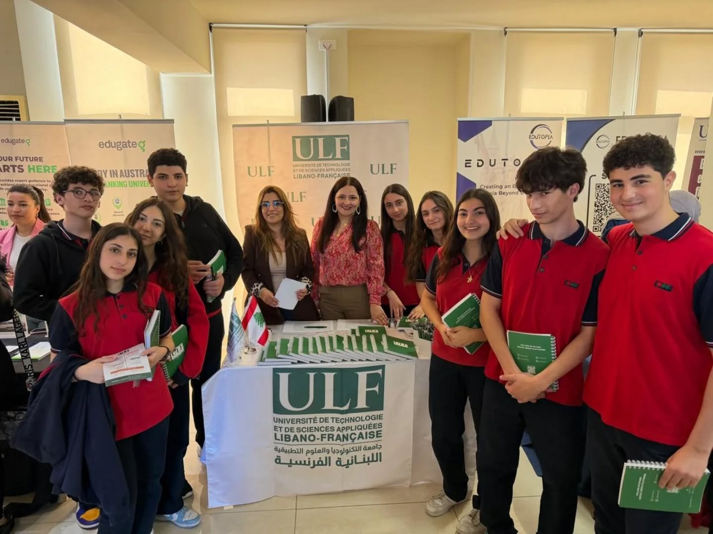 استقبل رئيس الجامعة اللبنانية الفرنسية معالي الدكتور ميشال نجار في مكتبه ظهر اليوم سعادة النائب طوني فرنجية يرافقه الأستاذ زياد الخازن والدكتور أنطوني نعمة في زيارة أولى للجامعة.
